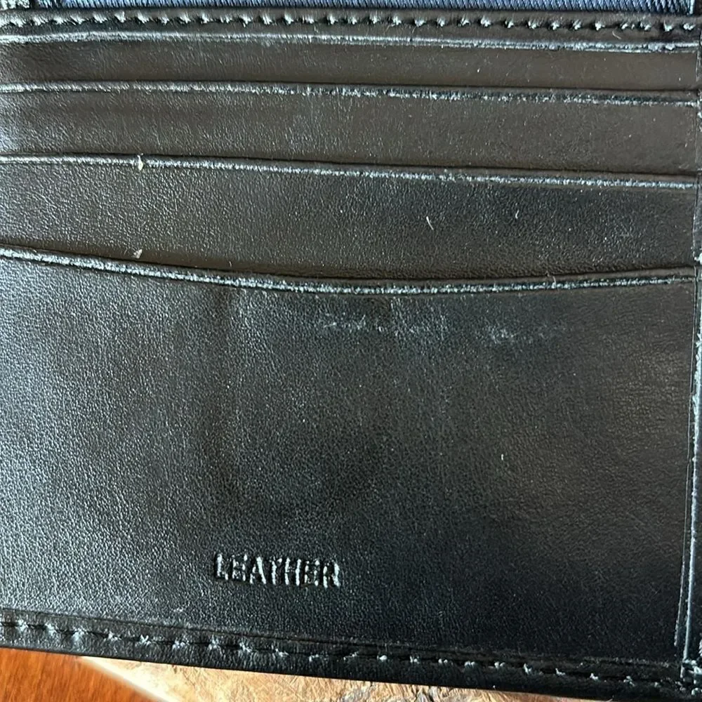 Tommy Hilfiger Men's Passcase Wallet with Removable ID Window